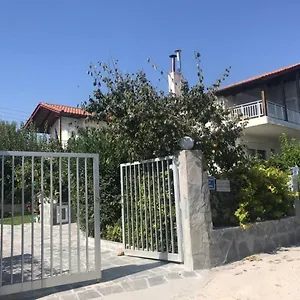 Katerina Gazde/Camere de închiriat
